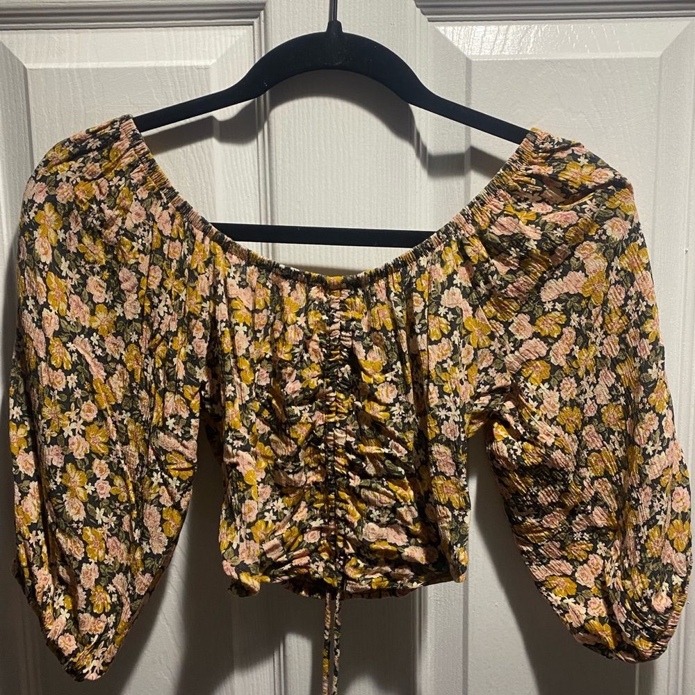 A&E floral crop long sleeve with tie